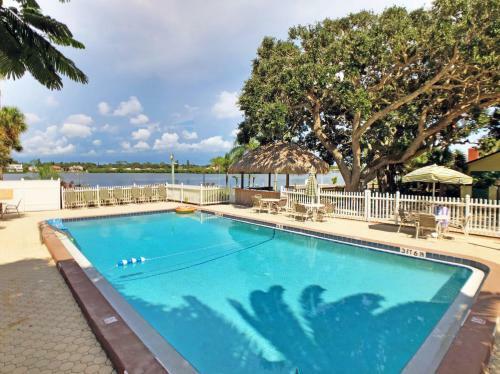 Sea Club II 5955 #8e