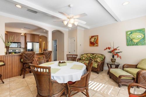 Siesta Avenida Townhome 5208