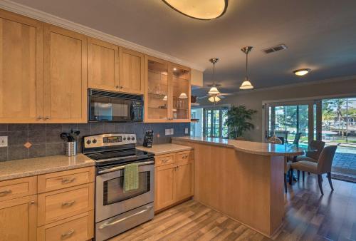 Canalfront Siesta Key Home With Heated Pool And Privacy!
