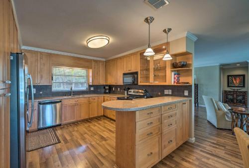 Canalfront Siesta Key Home With Heated Pool And Privacy!