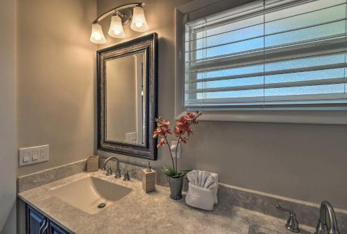 Canalfront Siesta Key Home With Heated Pool And Privacy!