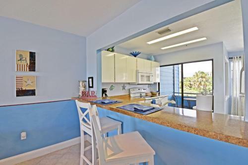 Beach Front And Walking Distance To Village