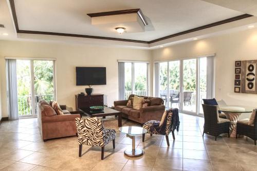 Luxury Gulf Beach Living - Cor?nas Gris