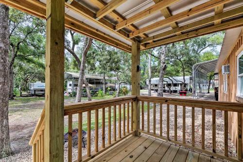 Cabin With Fire Pit, Walk To Steinhatchee River!