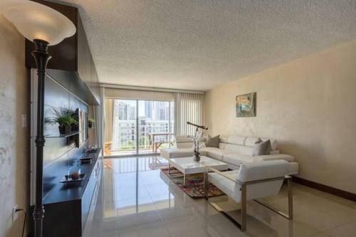 Apartamento Marbella Towers #605