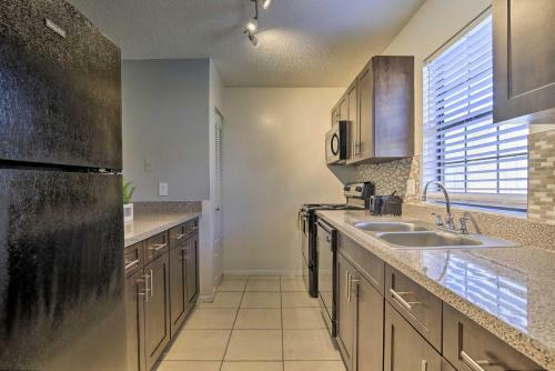 Townhome 4 Miles From Busch Gardens Tampa Bay