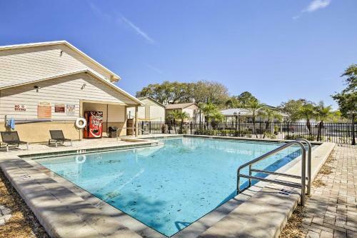 Townhome 4 Miles From Busch Gardens Tampa Bay