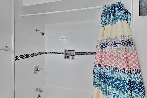 Updated Bungalow & Casita With Fenced Backyard Home
