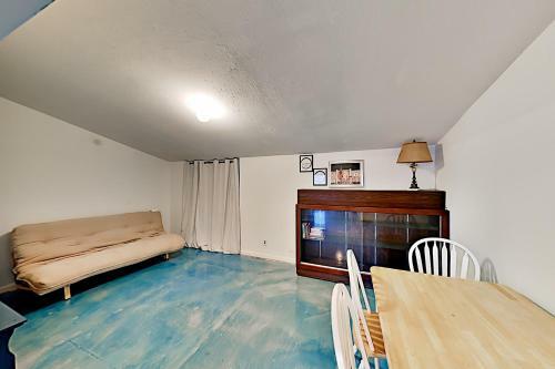 Stylish Home - King Beds - Near Busch Gardens Home