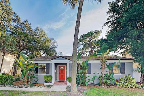Updated Bungalow With Gated Pool & Screened-in Porch Home