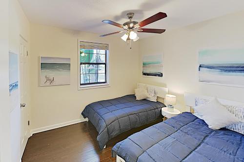 Updated Bungalow With Gated Pool & Screened-in Porch Home