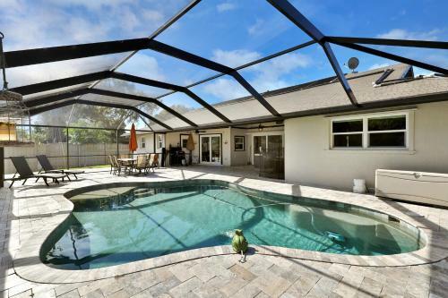 Jacaranda West Retreat