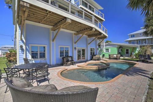 Quiet Waterfront Oasis With Pool And Fishing Dock