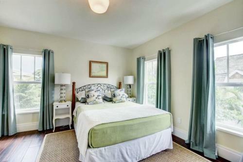 Sunny Days Walking Distance To Everything! Villa