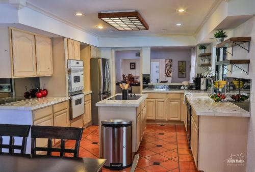 4 Acre Property & Mansion Sleeps 28 ?the Hacienda?