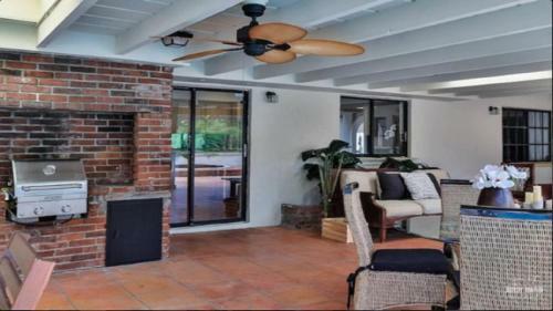 4 Acre Property & Mansion Sleeps 28 ?the Hacienda?
