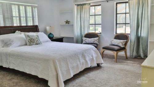 4 Acre Property & Mansion Sleeps 28 ?the Hacienda?