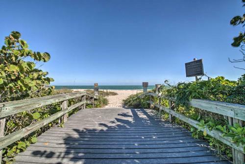 Vero Beach Pet-friendly Home 1 Mi To Beach!