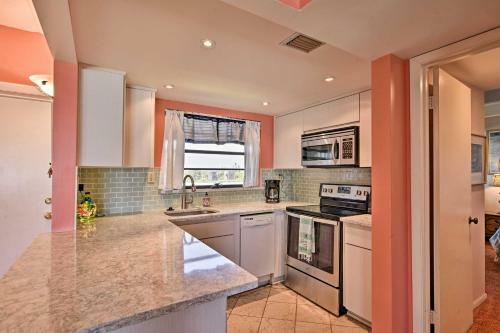 Apartamento Oceanfront Vero Beach Condo With Balcony Views!