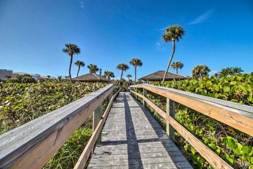 Lavish Vero Beach Escape With Hot Tub And Dock!