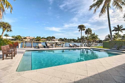 Lavish Vero Beach Escape With Hot Tub And Dock!