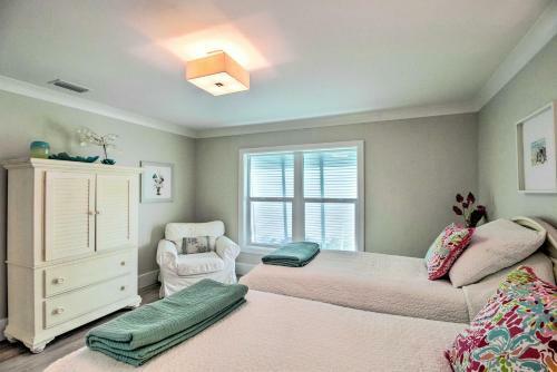 Lavish Vero Beach Escape With Hot Tub And Dock!