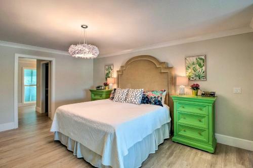 Lavish Vero Beach Escape With Hot Tub And Dock!
