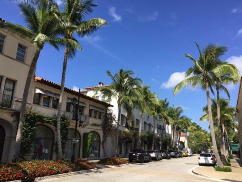 Buttercup - 3bd-3ba - Sleep 7 On Quiet Street