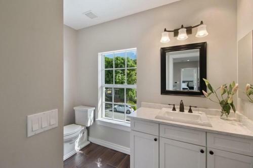 Buttercup - 3bd-3ba - Sleep 7 On Quiet Street