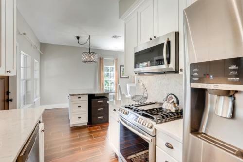 Buttercup - 3bd-3ba - Sleep 7 On Quiet Street