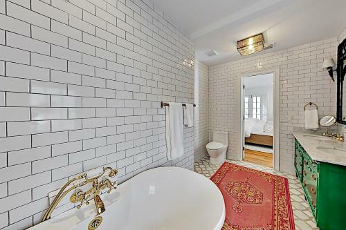 Colonial Home With Modern Updates & Private Pool Home