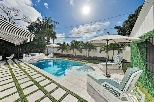 Colonial Home With Modern Updates & Private Pool Home
