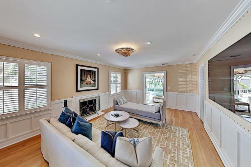Colonial Home With Modern Updates & Private Pool Home