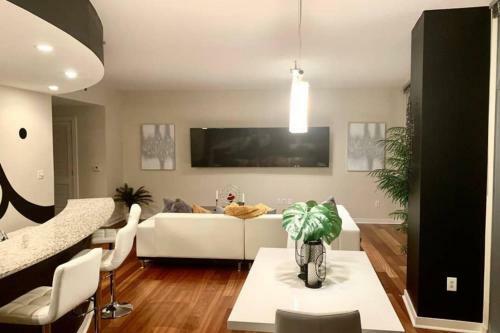Apartamento Exquisite Polished Panoramic Buckhead Penthouse-designed
