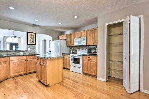 Upscale Yulee Home With Deck - 10 Mi To Beaches