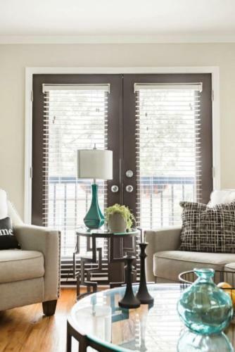 Chic Single Boudoir Apartment With Back Deck In Buckhead