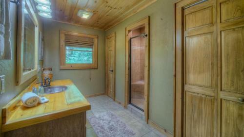 Aska Heights By Escape To Blue Ridge