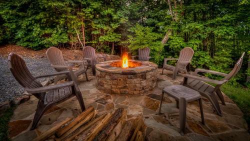 Aska Heights By Escape To Blue Ridge