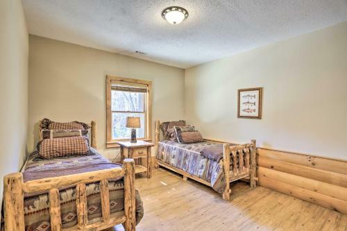 Cozy Blue Ridge Cabin With Deck And Trail Access!