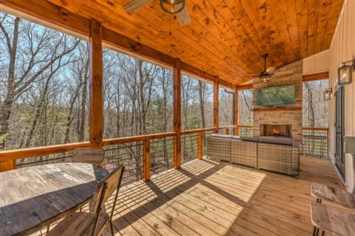 Farmhouse On Pine Terrace By Escape To Blue Ridge