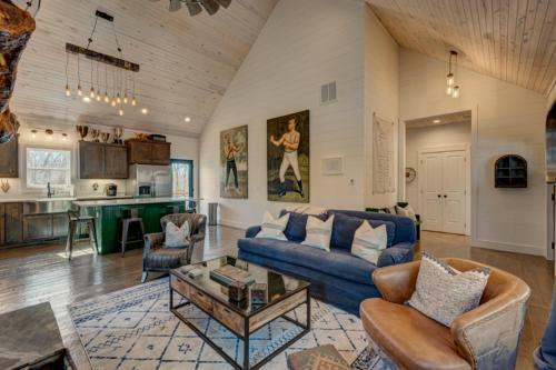 Farmhouse On Pine Terrace By Escape To Blue Ridge