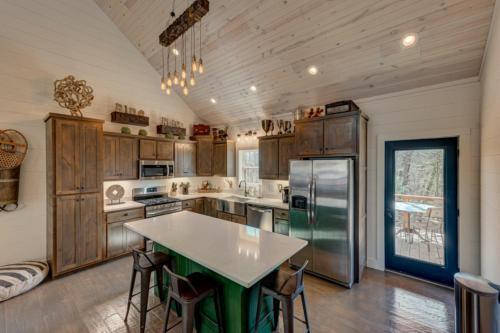 Farmhouse On Pine Terrace By Escape To Blue Ridge