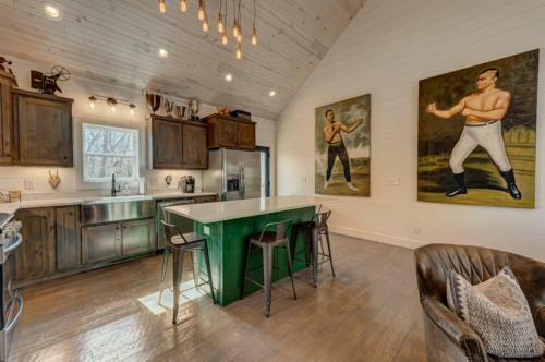 Farmhouse On Pine Terrace By Escape To Blue Ridge