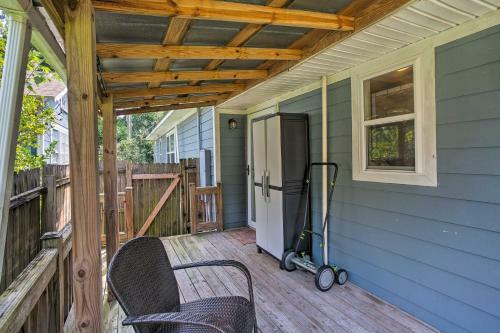 Brunswick Bungalow With Private Patio And Yard!