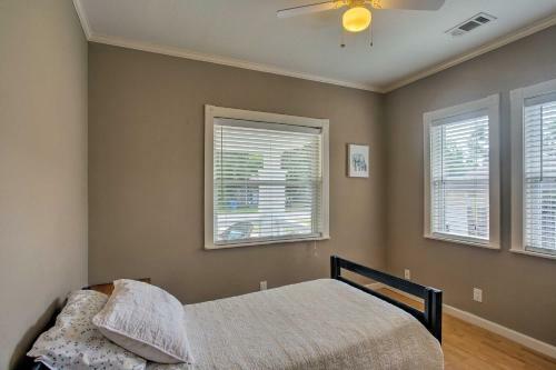 Brunswick Bungalow With Private Patio And Yard!