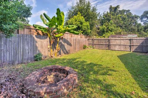 Brunswick Bungalow With Private Patio And Yard!