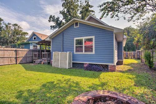 Brunswick Bungalow With Private Patio And Yard!