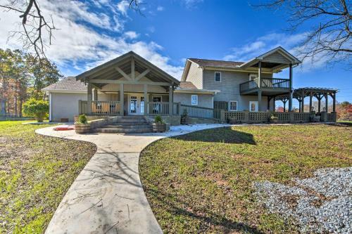 Serving Southern Charm At This Clarkesville House!