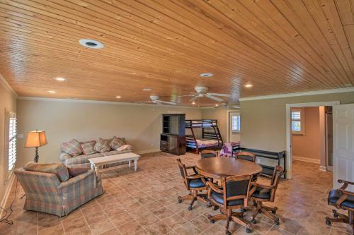 Serving Southern Charm At This Clarkesville House!