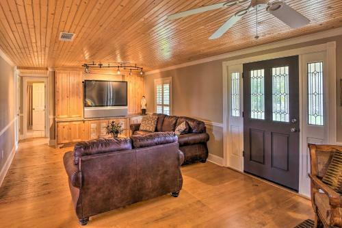 Serving Southern Charm At This Clarkesville House!
